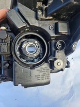 Load image into Gallery viewer, Frontscheinwerfer Toyota Yaris LED Rechts Scheinwerfer Headlight SCH4501586680tf