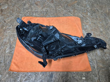 Load image into Gallery viewer, Frontscheinwerfer Honda Jazz III P9730 Links Scheinwerfer Headlight