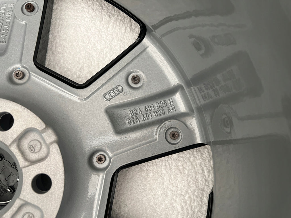 4x Alufelge 17 Zoll 7.5" 5x100 46ET Glanz Silber 82A601025H Audi Rim Wheel FEL6393954723ev
