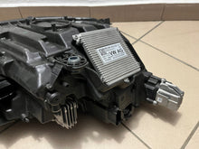 Laden Sie das Bild in den Galerie-Viewer, Frontscheinwerfer Skoda Octavia IV 5E4941015A LED Links Scheinwerfer Headlight SCH9488597876sx