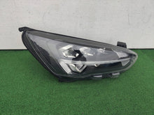 Laden Sie das Bild in den Galerie-Viewer, Frontscheinwerfer Ford Focus JX7B-13E014-CE JX7B-13E014CEJX7B13E014 LED Rechts SCH9254794873nr