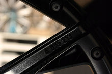 Laden Sie das Bild in den Galerie-Viewer, 1x Alufelge 20 Zoll 9.0&quot; 5x112 44ET 6895213 BMW G31 G30 Rim Wheel