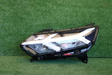 Load image into Gallery viewer, Frontscheinwerfer Dacia Sandero III Logan Jogger 260601750R Links Headlight SCH6771035932ye