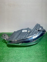 Laden Sie das Bild in den Galerie-Viewer, Frontscheinwerfer Peugeot Partner Rifter 90146217 Links Scheinwerfer Headlight SCH5906249953td