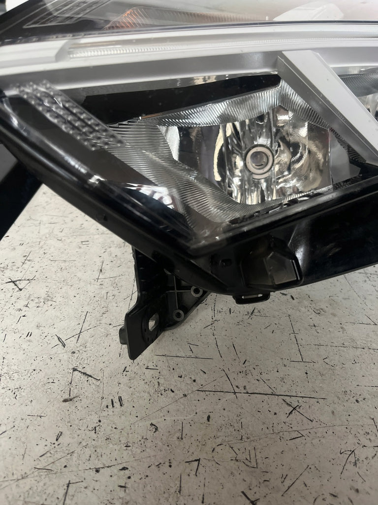 Frontscheinwerfer Dacia Sandero III 260601750R Links Scheinwerfer Headlight SCH8089489009ss