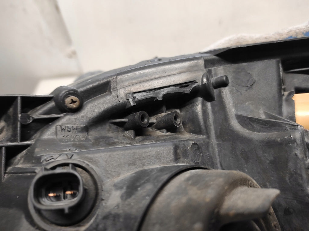 Frontscheinwerfer Toyota Avensis PAW4525 Rechts Scheinwerfer Headlight SCH6935231494km