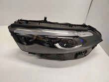 Laden Sie das Bild in den Galerie-Viewer, Frontscheinwerfer Mercedes-Benz W177 A1779065704 A1779065804 Ein Satz Headlight SCH4121853260vi