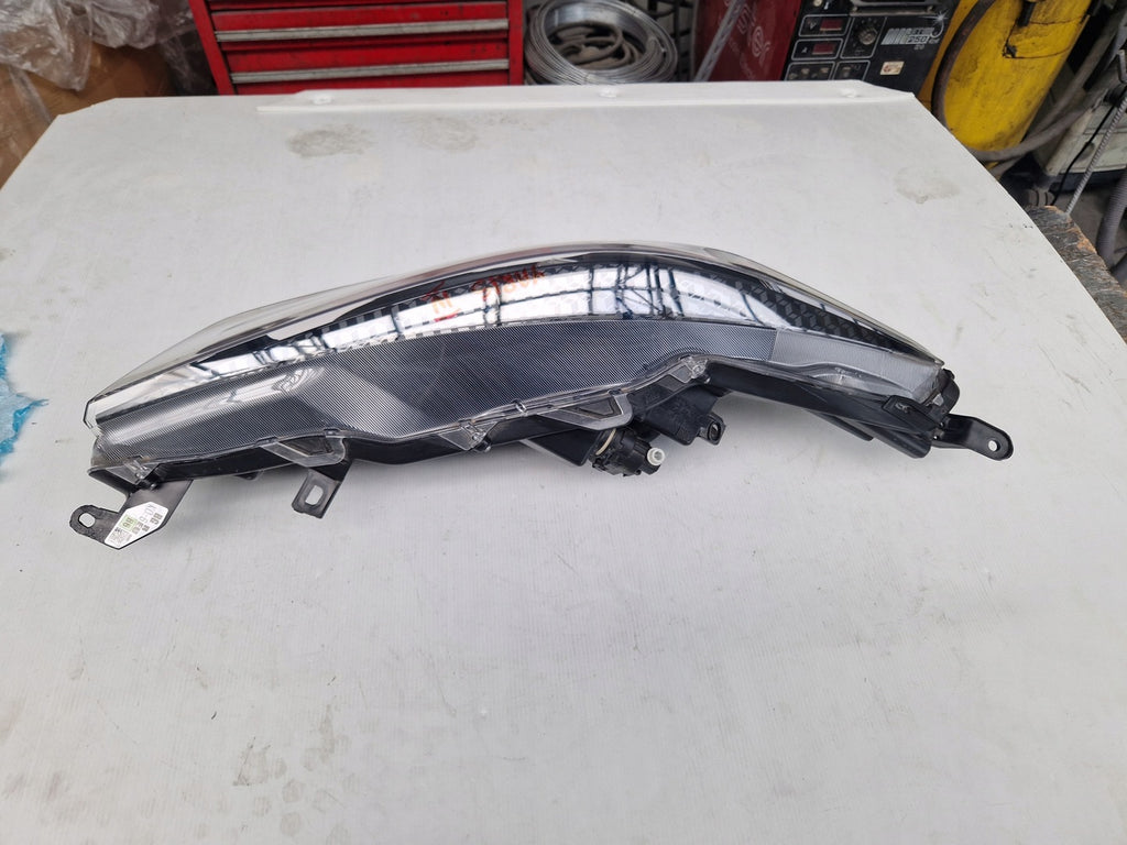Frontscheinwerfer Toyota Yaris LED Rechts Scheinwerfer Headlight