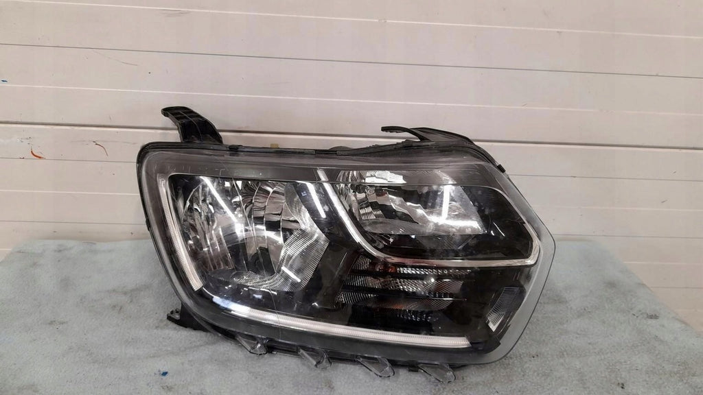 Frontscheinwerfer Dacia Duster RKC11390 Vorderseite Scheinwerfer Headlight