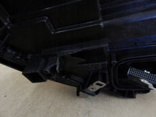 Laden Sie das Bild in den Galerie-Viewer, Frontscheinwerfer Mercedes-Benz W246 A2469067001 LED Rechts Headlight SCH3473096530ng