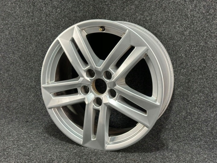 1x Alufelge 17 Zoll 37ET Glanz 8W0601025P Audi A4 B9 Rim Wheel FEL5085941747ag