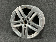 Laden Sie das Bild in den Galerie-Viewer, 1x Alufelge 17 Zoll 37ET Glanz 8W0601025P Audi A4 B9 Rim Wheel FEL5085941747ag