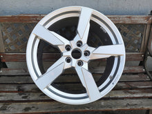 Laden Sie das Bild in den Galerie-Viewer, 1x Alufelge 19 Zoll 9.0&quot; 5x112 52ET Glanz Silber 8S0601025 Audi Tt Rim Wheel