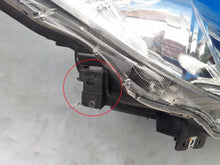 Laden Sie das Bild in den Galerie-Viewer, Frontscheinwerfer Mazda 3 BBM5-51030 Xenon Rechts Scheinwerfer Headlight