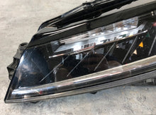 Laden Sie das Bild in den Galerie-Viewer, Frontscheinwerfer Skoda Superb III 3V1941015D Full LED Links Headlight