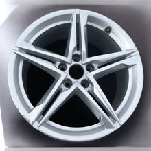 Load image into Gallery viewer, 1x Alufelge 18 Zoll 8.0&quot; 5x112 40ET Glanz Silber 8W0601025 Audi Rim Wheel