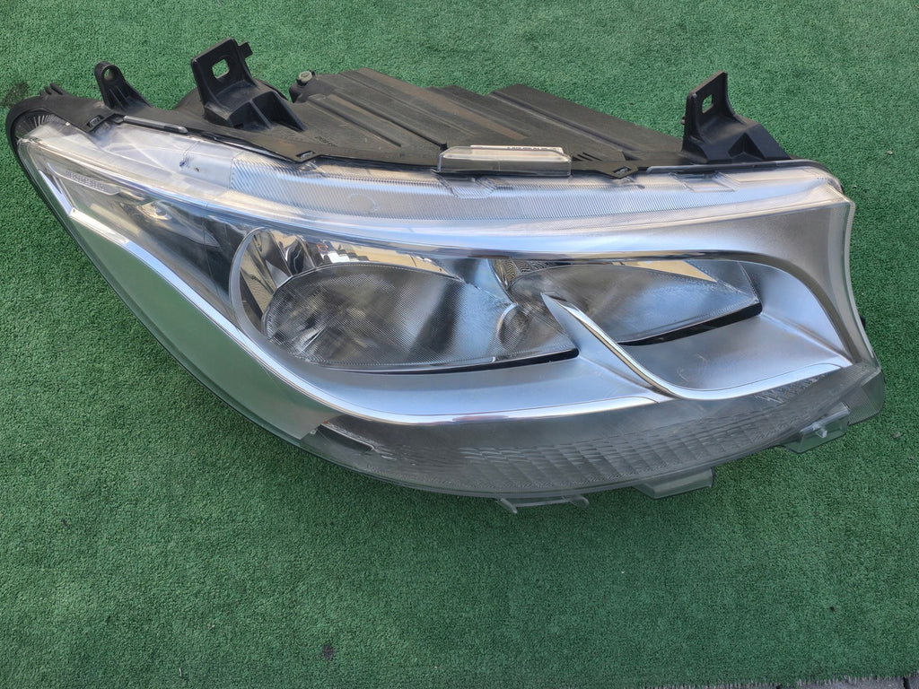 Frontscheinwerfer Mercedes-Benz Sprinter A9109060100 Rechts Headlight