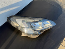 Laden Sie das Bild in den Galerie-Viewer, Frontscheinwerfer Opel Corsa E 13381344 Rechts Scheinwerfer Headlight SCH1793820077pi