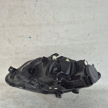Laden Sie das Bild in den Galerie-Viewer, Frontscheinwerfer Seat Leon 5P1941008D Bi-Xenon Rechts Scheinwerfer Headlight