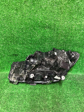 Laden Sie das Bild in den Galerie-Viewer, Frontscheinwerfer BMW 5 G31 G30 8499122-04 LED Rechts Scheinwerfer Headlight SCH1537584743mi