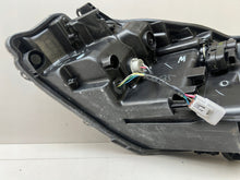 Load image into Gallery viewer, Frontscheinwerfer Toyota Yaris Rechts Scheinwerfer Headlight