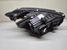 Laden Sie das Bild in den Galerie-Viewer, Frontscheinwerfer Mercedes-Benz W206 A2069063903 Links Scheinwerfer Headlight SCH8444595277pu