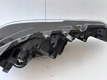 Laden Sie das Bild in den Galerie-Viewer, Frontscheinwerfer Toyota Corolla 81150-02S60 Links Scheinwerfer Headlight SCH4738456589il