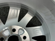 Load image into Gallery viewer, 1x Alufelge 15 Zoll 6.0" 5x100 38ET Glanz Silber 6P0601025F Seat Ibiza Iv FEL6169892305eq