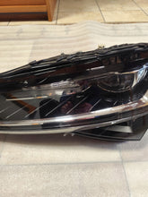Load image into Gallery viewer, Frontscheinwerfer Skoda Superb 3V1941015D Links Scheinwerfer Headlight SCH2756590687sz