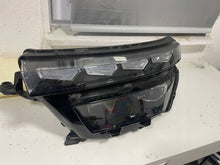 Laden Sie das Bild in den Galerie-Viewer, Frontscheinwerfer Skoda Kamiq 00213777 LED Ein Stück (Rechts oder Links) SCH7511157494vn