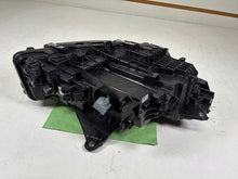 Laden Sie das Bild in den Galerie-Viewer, Frontscheinwerfer BMW 2 Active Tourer U06 5A42247-07 Links Headlight SCH6028536921lv