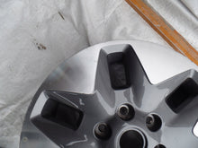 Laden Sie das Bild in den Galerie-Viewer, 1x Alufelge 18 Zoll 7.0&quot; 6x139.7 53 5ET 52910-CG920 Hyundai Staria Rim Wheel