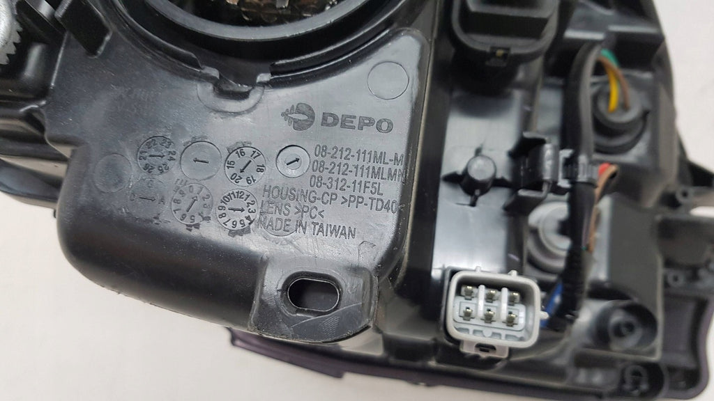 Frontscheinwerfer Toyota Yaris 76-8-ATS-DEPO Links Scheinwerfer Headlight SCH8640547036uu