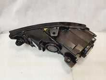 Laden Sie das Bild in den Galerie-Viewer, Frontscheinwerfer Audi A3 8V0941031 Xenon Ein Stück (Rechts oder Links)