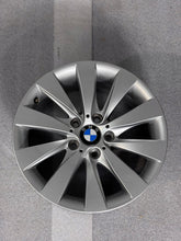 Laden Sie das Bild in den Galerie-Viewer, 4x Alufelge 17 Zoll 7.5" 5x120 37ET Glanz Silber 6796240 BMW F30 Rim Wheel FEL3178559664mb