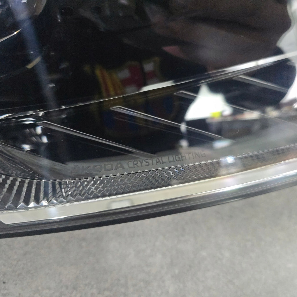 Frontscheinwerfer Skoda Octavia IV 5E4941016B 992941572 Full LED Rechts SCH2752360579qx