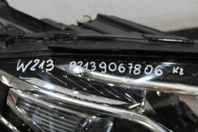 Laden Sie das Bild in den Galerie-Viewer, Frontscheinwerfer Mercedes-Benz W213 A2139067806 LED Rechts oder Links SCH8990701299og