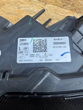 Laden Sie das Bild in den Galerie-Viewer, Frontscheinwerfer Dacia Sandero III Logan 260604069R Links Headlight SCH4759679711ne