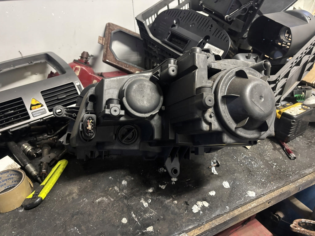 Frontscheinwerfer VW Touran 1307022688 Rechts Scheinwerfer Headlight SCH2833325141mj