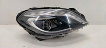 Laden Sie das Bild in den Galerie-Viewer, Frontscheinwerfer Mercedes-Benz W246 A2468207861 LED Rechts Headlight