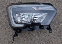 Load image into Gallery viewer, Frontscheinwerfer Renault Master III 260105567R Rechts Scheinwerfer Headlight