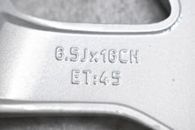 Laden Sie das Bild in den Galerie-Viewer, 1x Alufelge 16 Zoll 6.5&quot; 5x114.3 45ET Glanz Silber PZ474-E067D-Z Toyota Corolla