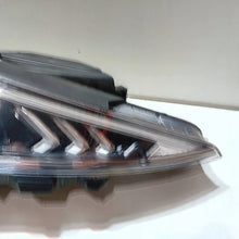 Laden Sie das Bild in den Galerie-Viewer, Frontscheinwerfer Hyundai Elantra 92102F2 92102F2600 Rechts Headlight
