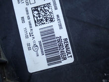 Laden Sie das Bild in den Galerie-Viewer, Frontscheinwerfer Dacia Duster 260602465R Full LED Links Scheinwerfer Headlight