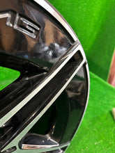 Laden Sie das Bild in den Galerie-Viewer, 1x Alufelge 18 Zoll 8.5" 5x112 52ET Glanz Schwarz A2064011800 Mercedes-Benz W206 FEL7612662477tm