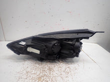 Laden Sie das Bild in den Galerie-Viewer, Frontscheinwerfer Hyundai I30 III 92102-G4020 Rechts Scheinwerfer Headlight