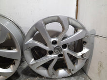 Laden Sie das Bild in den Galerie-Viewer, 4x Alufelge 16 Zoll 6.5" 4x100 40ET Glanz Schwarz 13380636 Opel Corsa E FEL3561752122cl