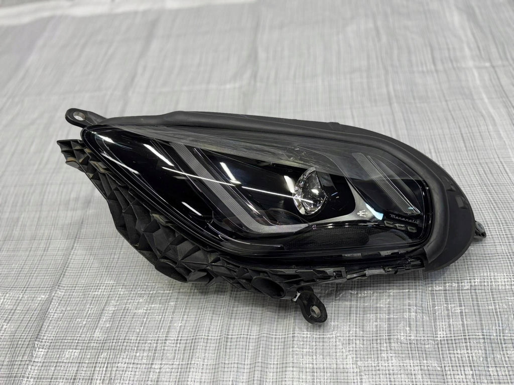Frontscheinwerfer Maserati I 06701588620 Links Scheinwerfer Headlight SCH2632683079pq