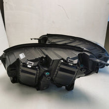 Load image into Gallery viewer, Frontscheinwerfer Opel Zafira Vivaro 9832836480 9832837680 Xenon Ein Satz SCH1438475939sr