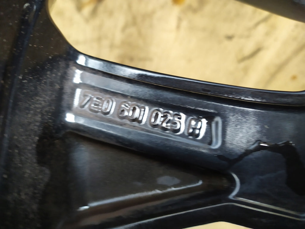1x Alufelge 18 Zoll 8.0" 5x112 50ET Glanz Graphit 7E0601025H VW Multivan FEL7846681856zy
